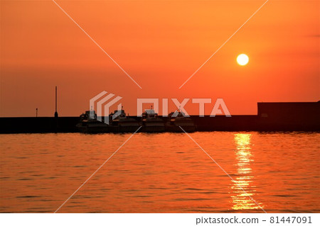 Sunset, Rising Sun, Nishina Port, Sun Road 81447091