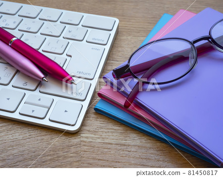 商業形象·筆記本·PC·眼鏡·女性 81450817