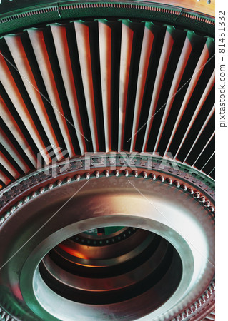 Internal design of a gas turbine plant for generating energy. 81451332