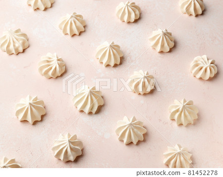 freshly baked meringue cookies 81452278