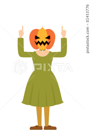 萬聖節服裝，一個幽靈般的南瓜女孩用雙手指著的姿勢 81453776