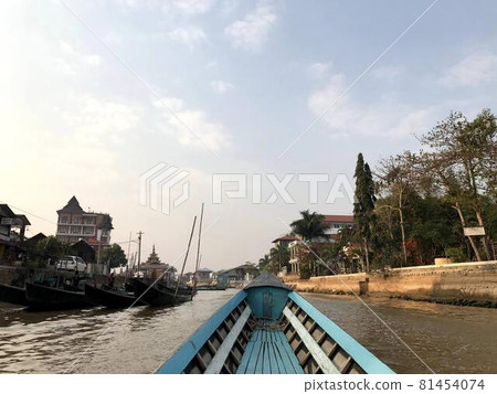 Trip to Inle Lake in Myanmar 81454074