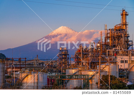 (靜岡縣) 伊原日經化學工業/工廠的富士山夜景 (靜岡縣) 伊原日經化學工業/工廠的富士山夜景 81455089