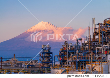 (靜岡縣) 伊原日經化學工業/工廠的富士山夜景 (靜岡縣) 伊原日經化學工業/工廠的富士山夜景 81455092