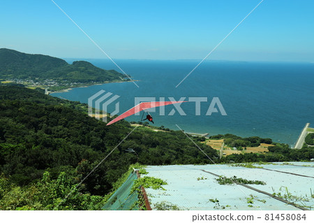 從衣笠山、城屋、田原起飛的懸掛式滑翔機 從衣笠山、城屋、田原起飛的懸掛式滑翔機 81458084