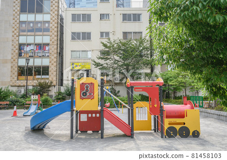 Park scenery: Colorful playset at Sakurada Park, Minato-ku, Tokyo Park scenery: Colorful playset at Sakurada Park, Minato-ku, Tokyo 81458103