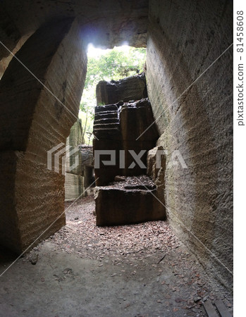 Ota Yabutsuka Ishikiriba Site 81458608