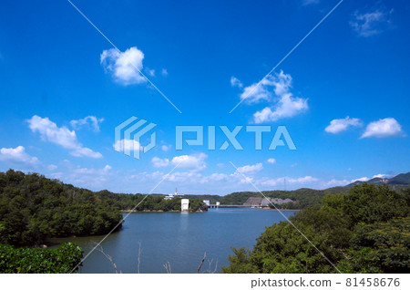 一個湖 一個湖 81458676