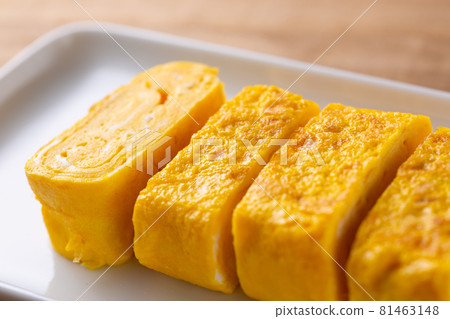 Homemade omelet 81463148