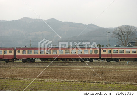 Hokuriku Main Line Isurugi-Fukuoka JR West 475 series A16 formation ② Moha 474-43 (Kanazawa) Mountain side Hokuriku Main Line Isurugi-Fukuoka JR West 475 series A16 formation ② Moha 474-43 (Kanazawa) Mountain side 81465336