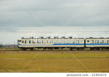 Hokuriku Main Line Mikawa-Kaga Kasama JR West 475 series A23 formation ① Kuha 455-64 (Kanazawa) mountain side 81465678