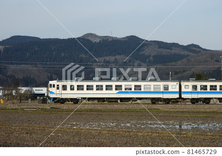 Hokuriku Main Line Isurugi-Fukuoka JR West 475 series A25 formation ① Kuha 455-41 (Kanazawa) mountain side Hokuriku Main Line Isurugi-Fukuoka JR West 475 series A25 formation ① Kuha 455-41 (Kanazawa) mountain side 81465729