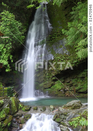 Iya's biwa waterfall 81470946