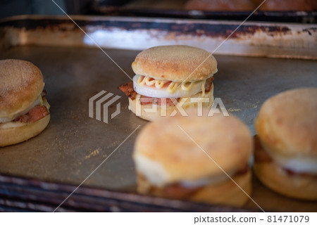Neighborhood bakery 81471079