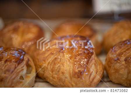 Neighborhood bakery Neighborhood bakery 81471082