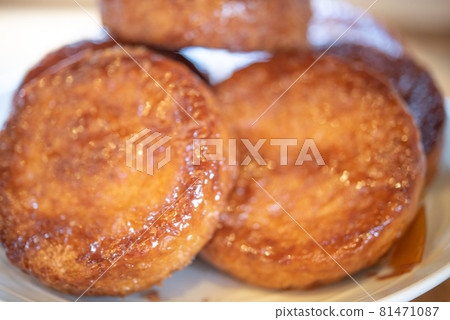 Neighborhood bakery 81471087