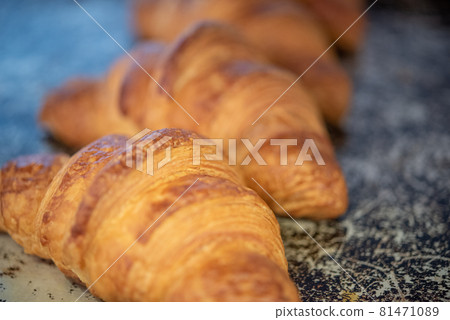 Neighborhood bakery 81471089