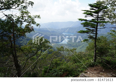 Gunma Prefecture Tochigi Prefecture Prefectural border Gunma 100 famous mountains Yusengatake mountain trail to see Suganuma Gunma Prefecture Tochigi Prefecture Prefectural border Gunma 100 famous mountains Yusengatake mountain trail to see Suganuma 81471613