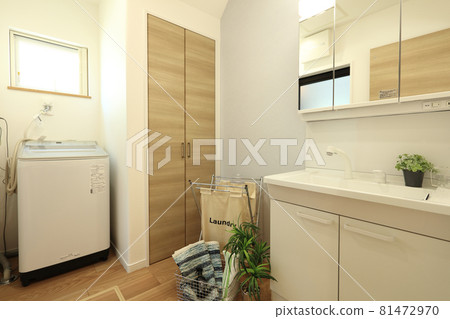 Designer's House Stylish washroom dressing room 81472970