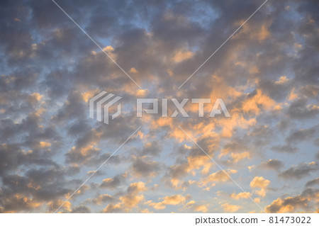 戲劇性的日出碎雲 日出日出碎雲 戲劇性的日出碎雲 日出日出碎雲 81473022