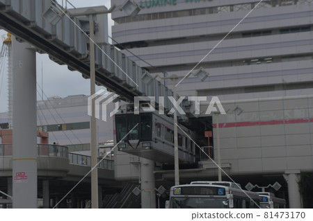 Shonan Monorail front car window 81473170