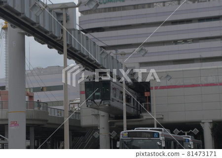 Shonan Monorail front car window 81473171