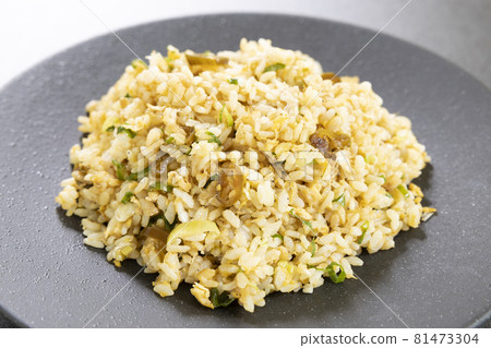 美味的大蔥和大蔥醬油炒飯 美味的大蔥和大蔥醬油炒飯 81473304