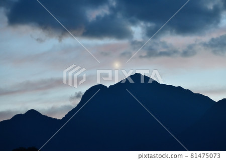 Mukawa-cho, Hokuto-shi, Kaikoma, the evening star shining at dusk Mukawa-cho, Hokuto-shi, Kaikoma, the evening star shining at dusk 81475073