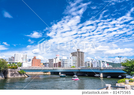 《Hiroshima Prefecture》 Aioi Bridge / Peace Memorial Park 81475565