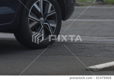 Tokaido Line Kamakura Railroad Crossing 81479908