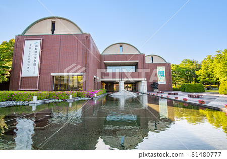 山梨縣甲府市,天氣晴朗的山梨縣文學館 山梨縣甲府市,天氣晴朗的山梨縣文學館 81480777