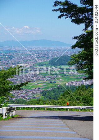 從德島縣櫻桃路眺望吉野川市 從德島縣櫻桃路眺望吉野川市 81482644