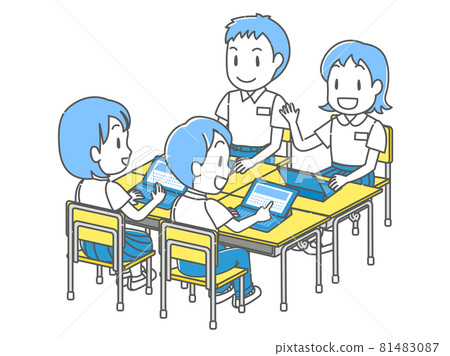 使用平板電腦在課堂上進行小組學習的兒童 81483087