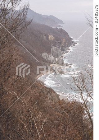 A spectacular view of Hotokegaura (Buddha Uda), a scenic spot on the west coast of the Shimokita Peninsula in Aomori Prefecture 81485878