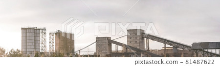 Conveyor belt for feeding sand, gravel and silo or tank for storing and protecting feed, grain or cement from water and air in an industrial area 81487622