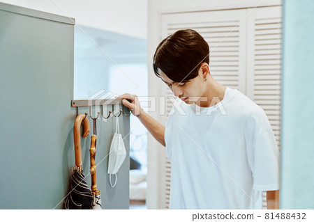 取下面具的男人 81488432