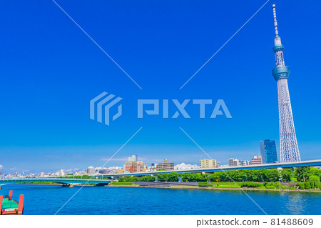 [Tokyo cityscape] Tokyo Sky Tree and Sumida River 81488609