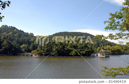 Lushan Mountain in Jiangxi Province, China. Lulin Lake on Mount Lu is part of the natural beauty of this scenic mountain. Lushan National Park is a tourist attraction and UNESCO World Heritage Site. 81490419