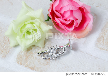 Trumpet, musical instrument, toy, toy, capsule toy, metal, metal, wind instrument, music, music Trumpet, musical instrument, toy, toy, capsule toy, metal, metal, wind instrument, music, music 81490722