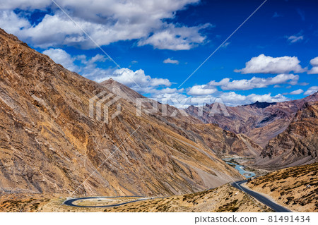 Trans-Himalayan Manali-Leh highway road 81491434