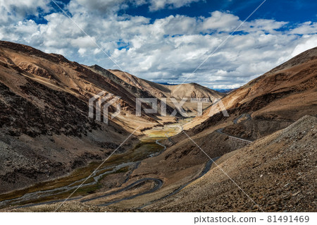 Himalayan landscape near Tanglang-La pass. Ladakh, India Himalayan landscape near Tanglang-La pass. Ladakh, India 81491469