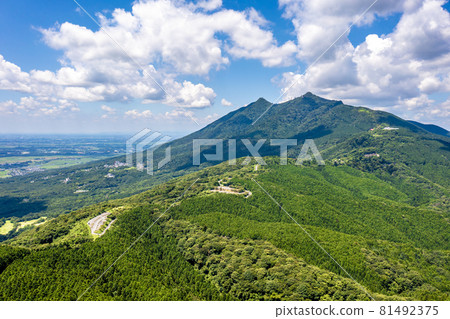 夏天的筑波山和筑波紫線（筑波天際線、表筑波天際線） 81492375
