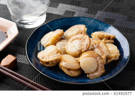 Boiled scallops 81492877