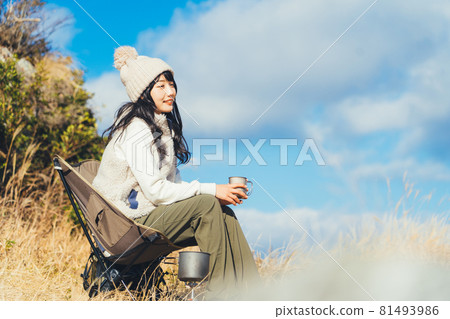 做單人營的女人 做單人營的女人 81493986