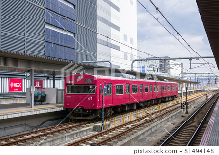 坂田線103系3500系普通列車在姬路站停靠 81494148
