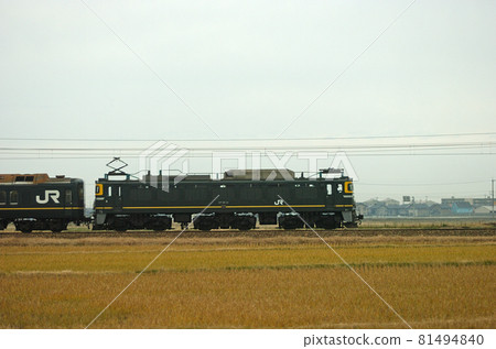 北陸本線 三河加賀笠間 JR 西 EF81-44(敦賀) 山側 北陸本線 三河加賀笠間 JR 西 EF81-44(敦賀) 山側 81494840