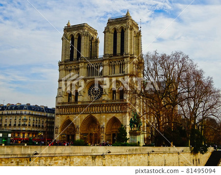 Paris Notre Dame Cathedral 81495094