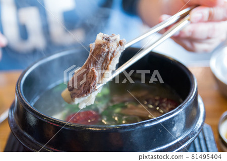 熱陶排骨湯 81495404