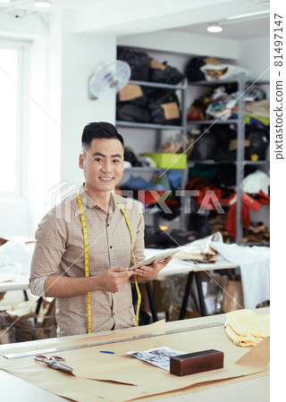 Smiling Sewing Workshop Manager Smiling Sewing Workshop Manager 81497147