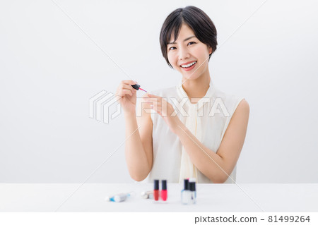 年輕女子的美麗 年輕女子的美麗 81499264